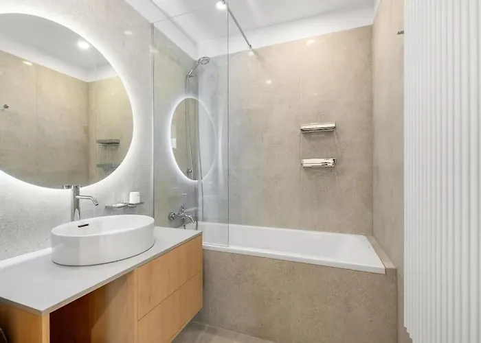 Appartement On The Danube, Center, Free Parking *